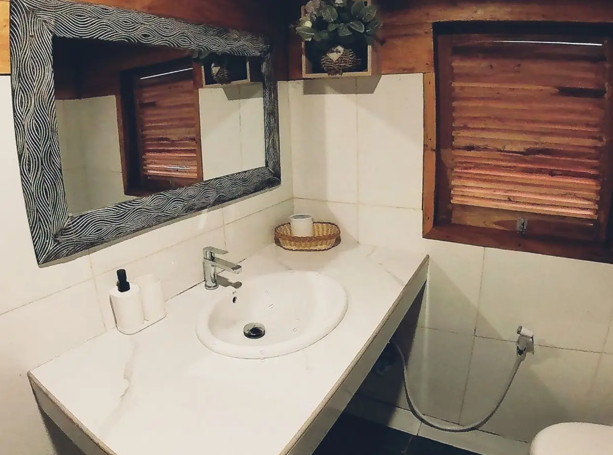 indoseamore bathroom